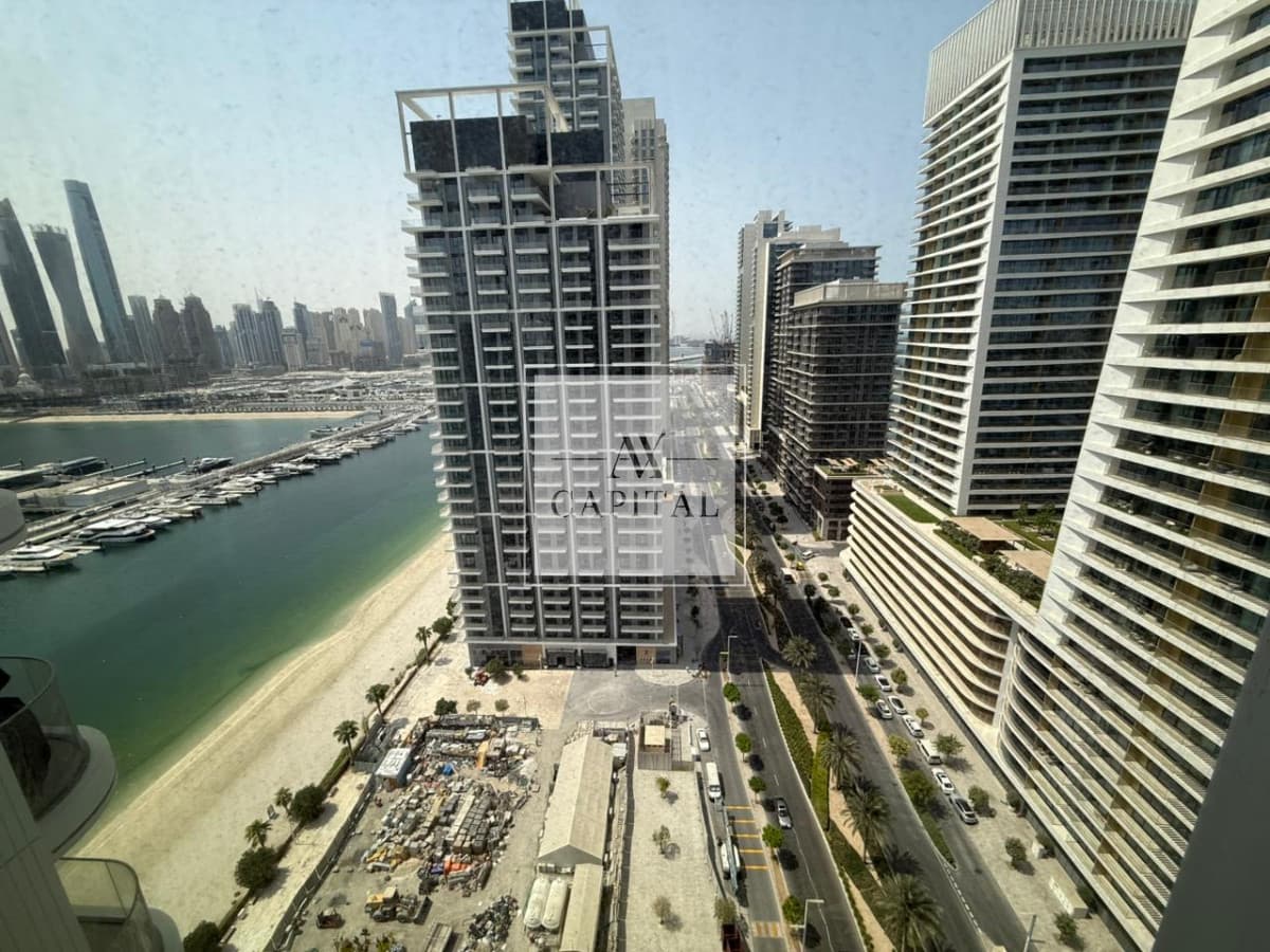 Modern 1BR | Prime Location | Emaar Beachfront