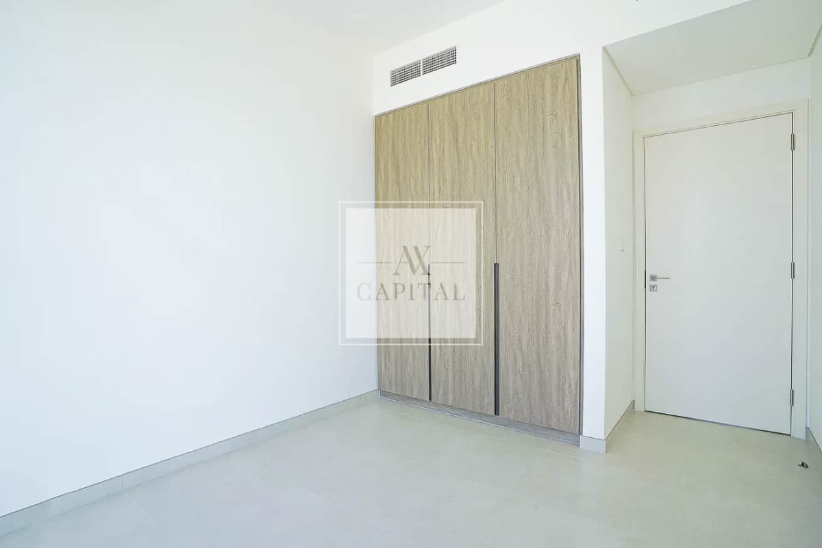 Near Pavilion | Single Row | Vacant - 3
