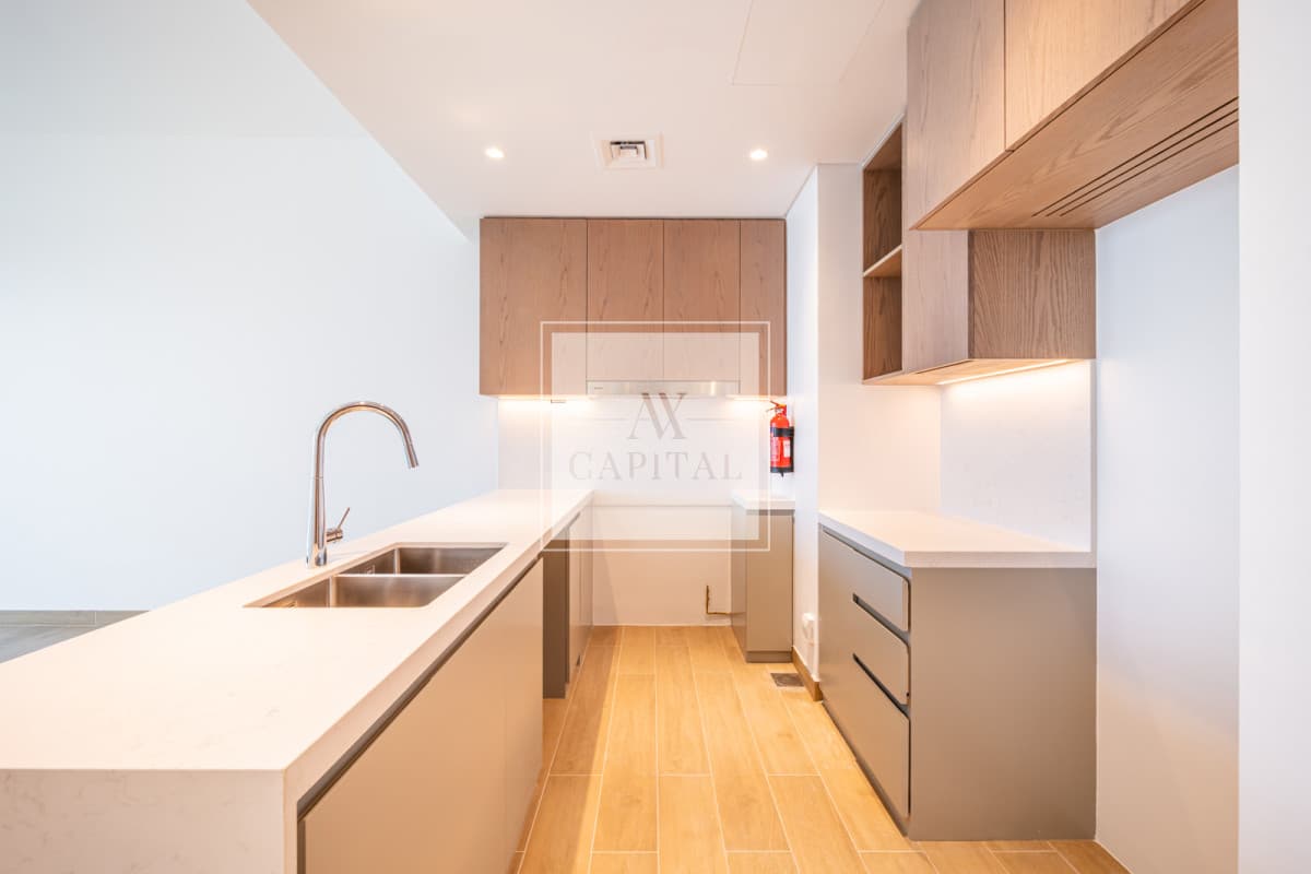 Full Sea View | Great Layout | Prime Location - 2