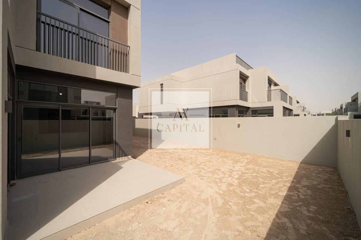 Semi-Detached | Spacious 4BR | Vacant Now