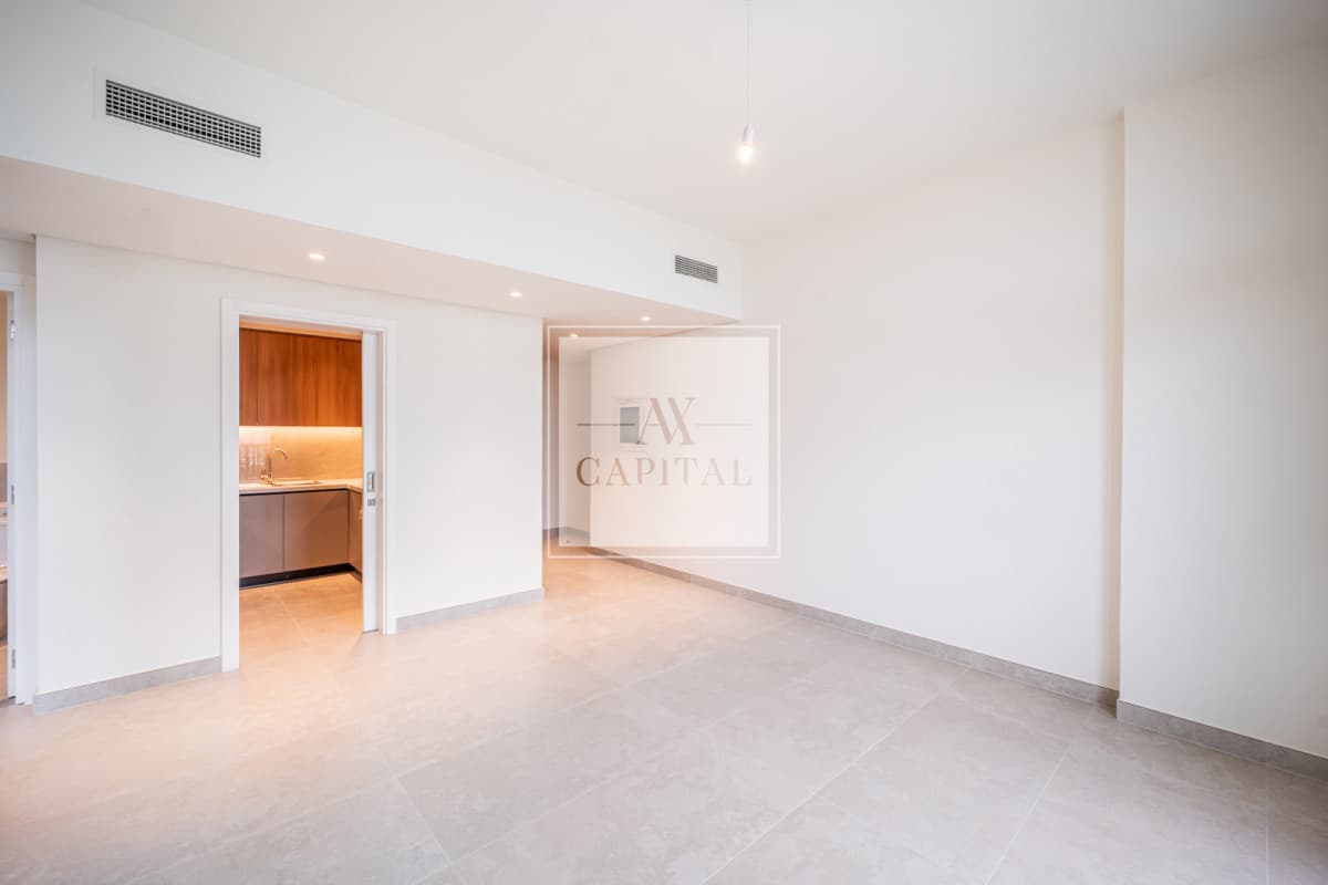 Bright 2BR|Large Layout | Prime JVT| Unfurnished - 3