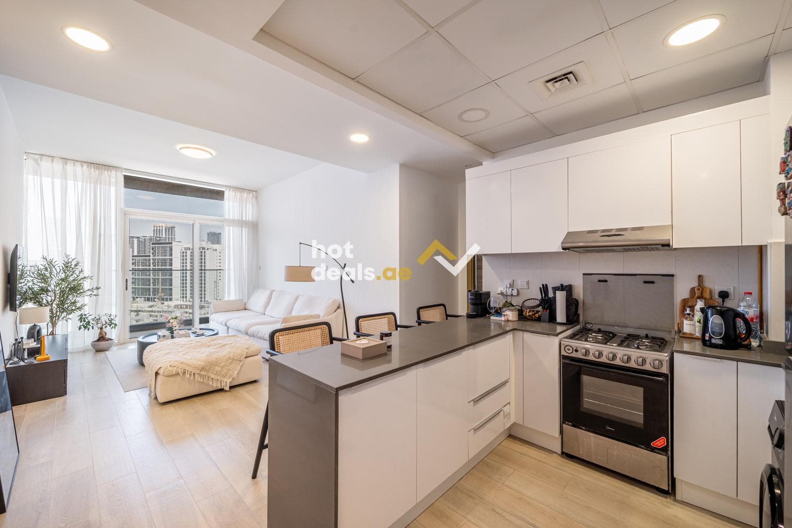LARGE LAYOUT | VERY BRIGHT | VASTU | OP PRICE